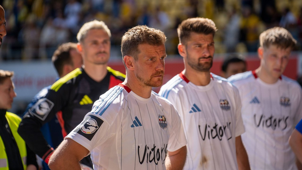 Zeitz bedient: 'Haben es wieder nicht geschissen bekommen'