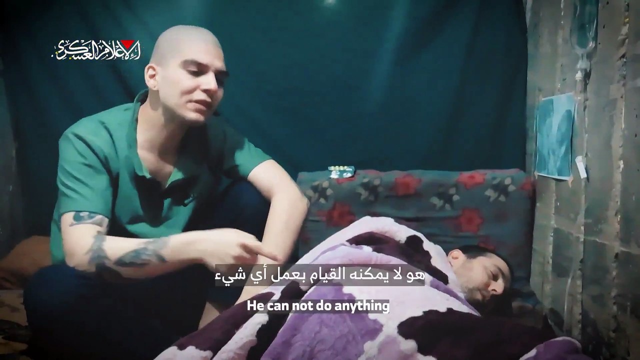 محتجز لدى القسام يكشف عن معاناتهم جراء القصف الاسرائيلي