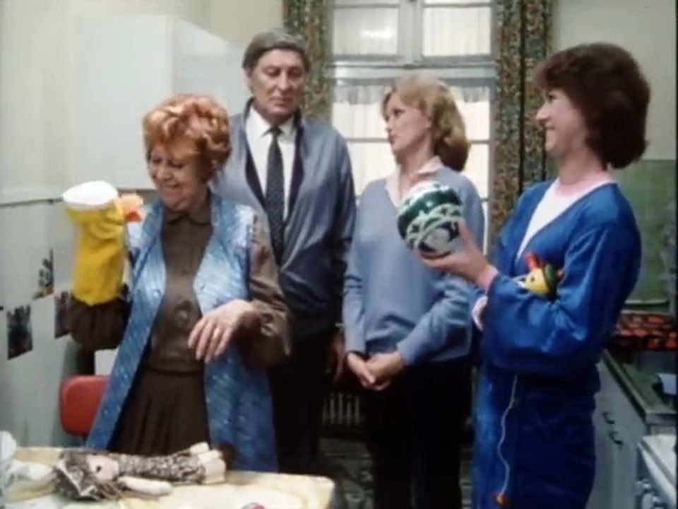 Drei Damen vom Grill S04E07-Schei Mit Masern