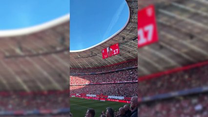 Los aplausos de la grada del Bayern a Thomas Müller