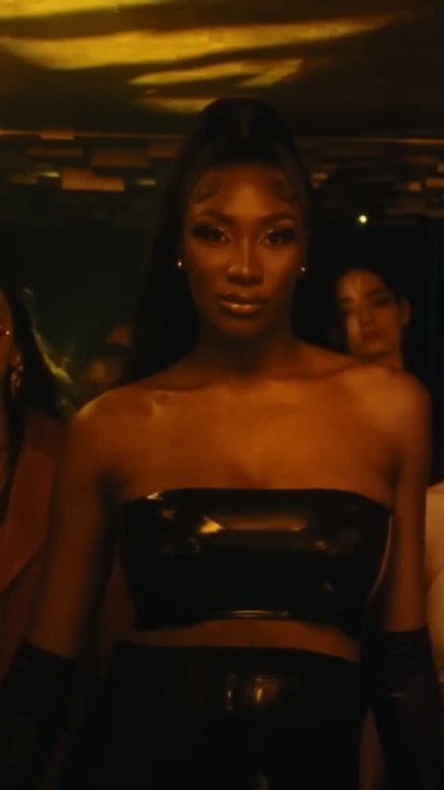 Aya Nakamura fête ses 3️⃣0️⃣ ans aujourd’hui 🎉🍾Et voici 3️⃣ choses que tu ne savais pas sur l’interprète de “Djadja”