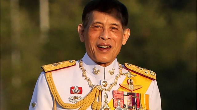 GALA VIDEO - Rama X : avec le crime de lèse-majesté, le roi de Thaïlande ne plaisante pas, la preuve !