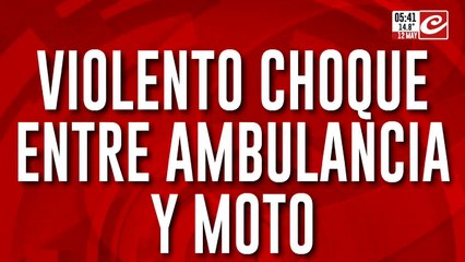 Violento choque entre ambulancia y moto deja varios heridos