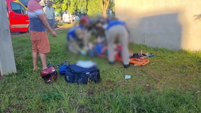 Motociclista fratura a perna após bater em muro no Bairro Morumbi