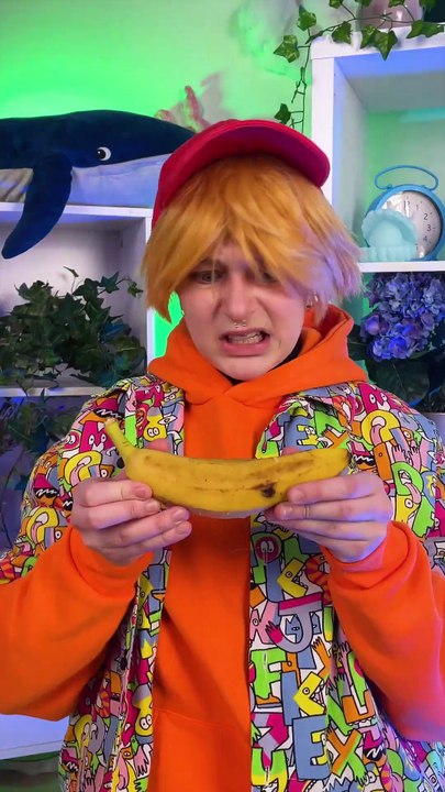 This Banana Has a Secret… 🐍 You Won’t Believe What’s Inside!