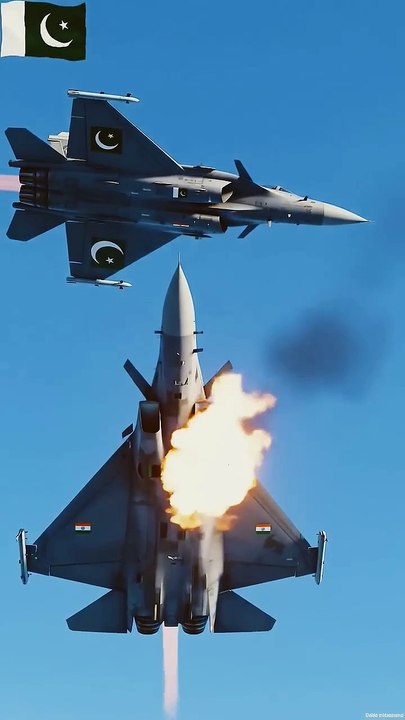 Indian Rafale down by Pakistani Fighter Jet   Pakistan Zindabad   @MABVlogs- #battle #warzone #army