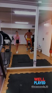 Αθηνά Οικονομάκου & Μπρούνο Τσερέλα: Κοιλιακοί-φέτες & προπόνηση για δύο – Το πιο fit ζευγάρι!