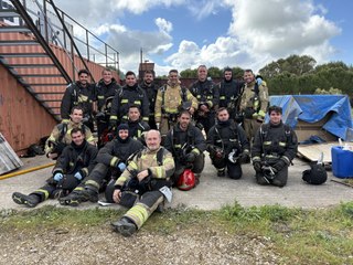 El concejal de Seguridad de VOX, en la práctica con fuego de los bomberos de Valladolid