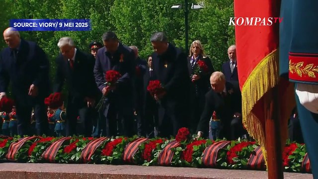 Momen Vladimir Putin Ditemani Xi Jinping Letakkan Bunga di Makam Prajurit Tak Dikenal