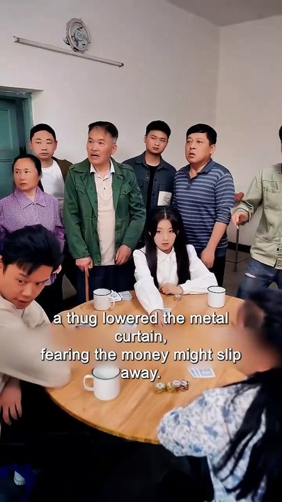 She “Dropped Her Cards” Like a Clumsy Newbie—But Her Final Move Left Everyone Broke!