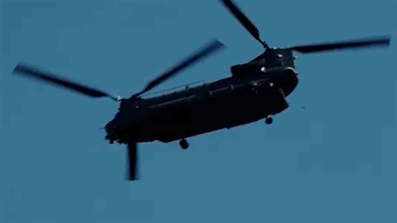 Video: großbritannien testet fpv-drohnenstart von chinook-hubschraubern