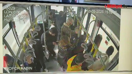İstanbul'da iki metrobüs çarpıştı: 1 ölü, 20 yaralı