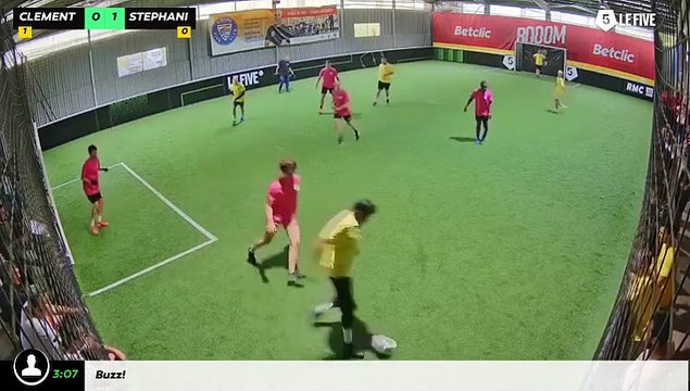 CLEMENT FOUSSADIER - STEPHANIE PETEILH 11/05 à 10:35 - Football Terrain 1 (LeFive Pau)