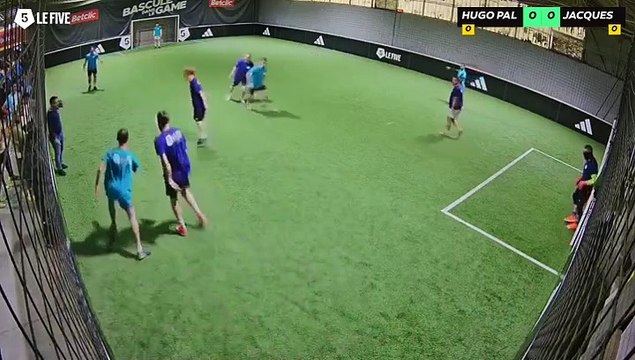 HUGO PALAIS - JACQUES SEMBATENE 11/05 à 09:21 - Football Terrain 3 (LeFive Pau)