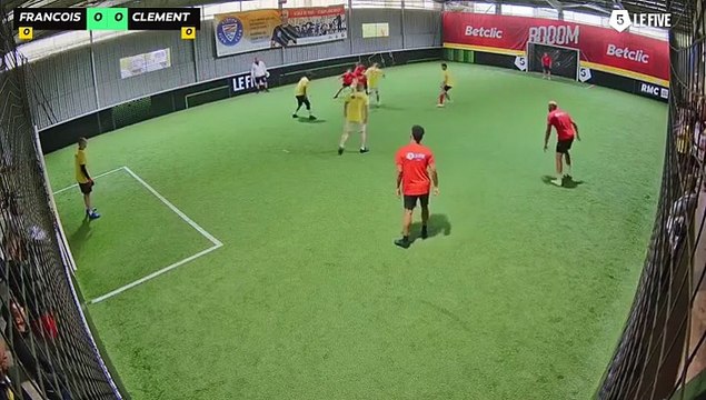 FRANCOIS GOMOND - CLEMENT FOUSSADIER 11/05 à 09:14 - Football Terrain 1 (LeFive Pau)