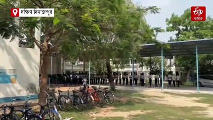 খসে পড়ছে ছাদের চাঙড়, বিপদের ঝুঁকি নিয়েই চলছে স্কুল