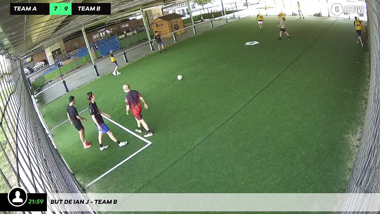 But de Ian J - Team B