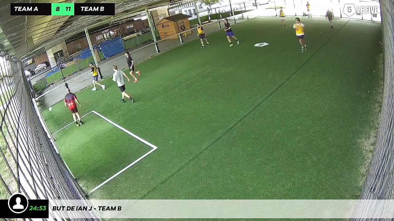 But de Ian J - Team B