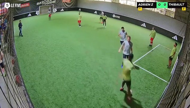 ADRIEN ZERBINATI - THIBAULT ROIATTI 11/05 à 11:31 - Football Terrain 3 (LeFive Pau)