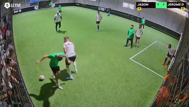 JASON - JEROME DARRAS 11/05 à 10:13 - Football Terrain 2 (LeFive Pau)