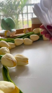 Make Tulip Flowers with Plastic Spoons via: @spicingcoloursLearn how to make beautiful tulip flowers using plastic spoons in this easy DIY craft video! A perfect idea for home decor, school projects, or creative gifting.