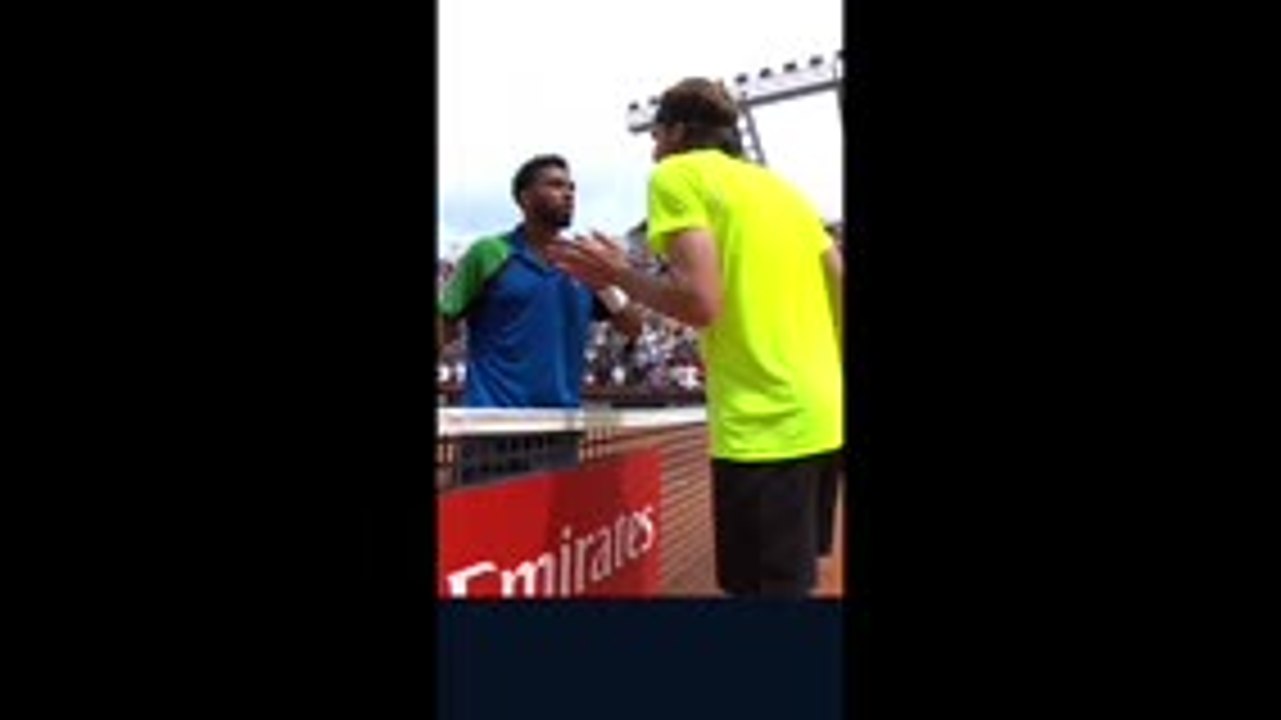 Rome - Fils et Tsitsipas, grosse embrouille au filet