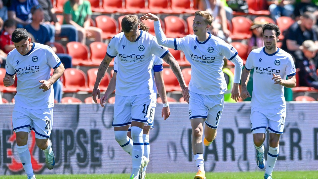 Schreck trifft vom Punkt, Lannert vergibt: Arminias Pflichtsieg in Unterhaching