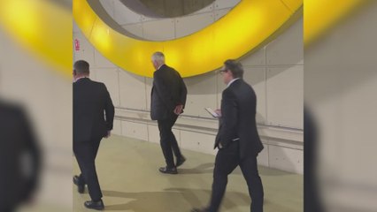 Es demoledor: Ancelotti en un pasillo de Montjuïc tras el final...