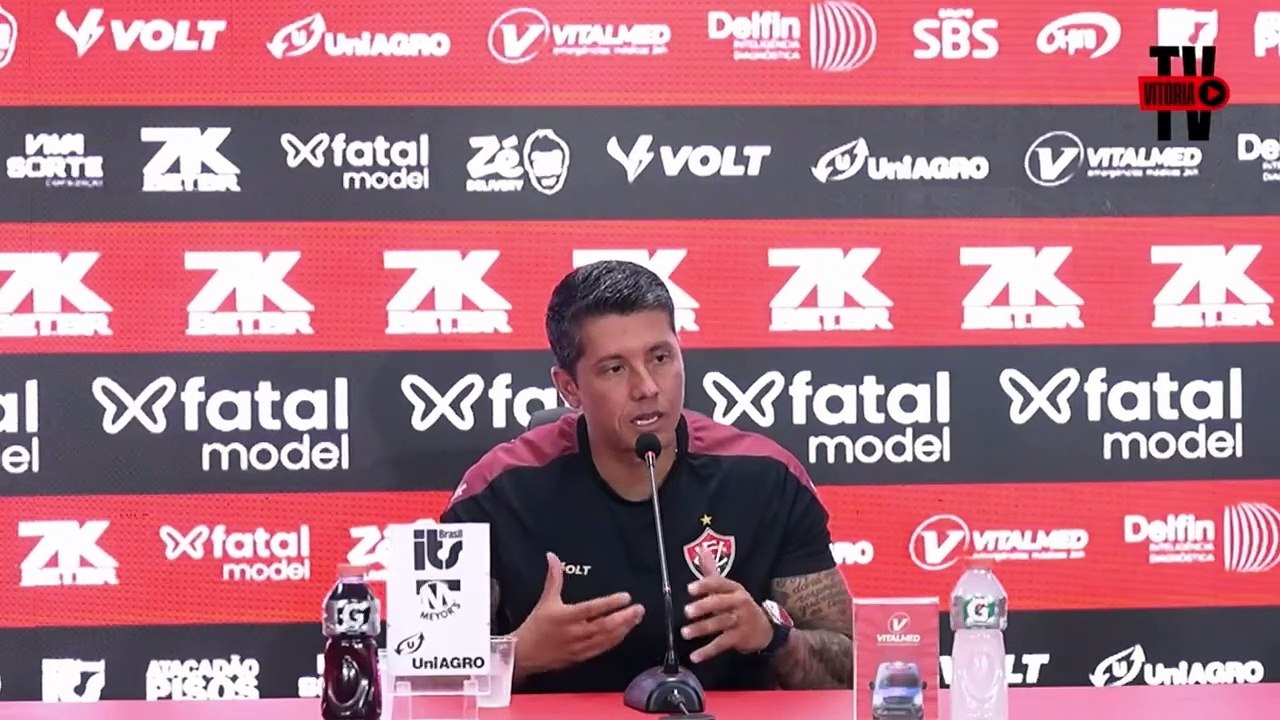 Com jogo importante na semana, Thiago Carpini revela detalhes do planejamento: 'Todos devem viajar'; assista