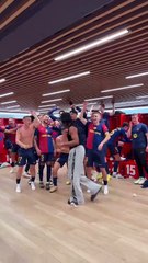Locura en el vestuario del Barça tras arrollar al Real Madrid por cuarto clásico consecutivo