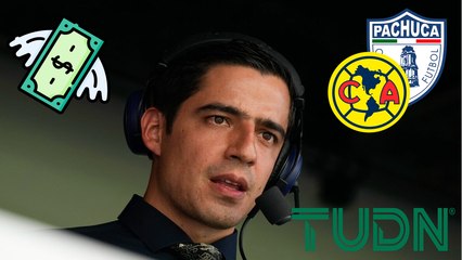 Andrés Vaca regala dinero a aficionados del América en los cuartos de final de vuelta contra Pachuca