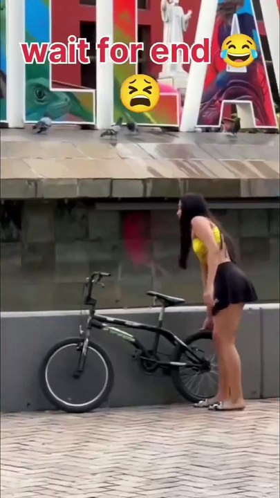 See what happened with this girl?🤔
