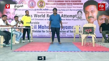 சிலம்பம் சுற்றுவதில் கின்னஸ் சாதனை முயற்சி: 17 வயது மாணவிக்கு குவியும் பாராட்டு!