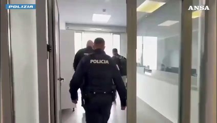 Migranti, trafficante estradato in Italia dall'Albania