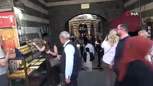 Diyarbakır’da vatandaş ve esnaf, PKK’nın fesih kararını olumlu değerlendirdi