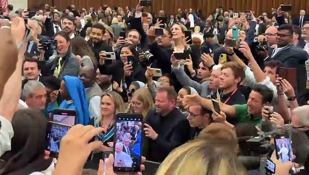 El baño de masas del Papa León XIV en la audiencia con los periodistas