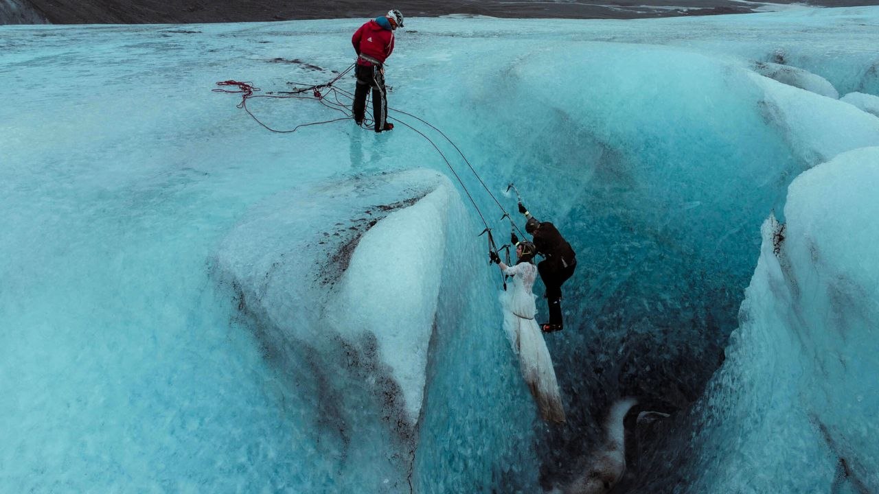 Couple Elope To Iceland For Stunning Ice Climb Wedding | Happily TV
