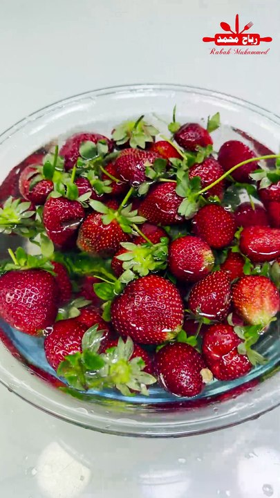 مين بحب الفراولة؟ 🍓😍