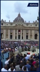 Léon XIV, le nouveau Pape, chante !