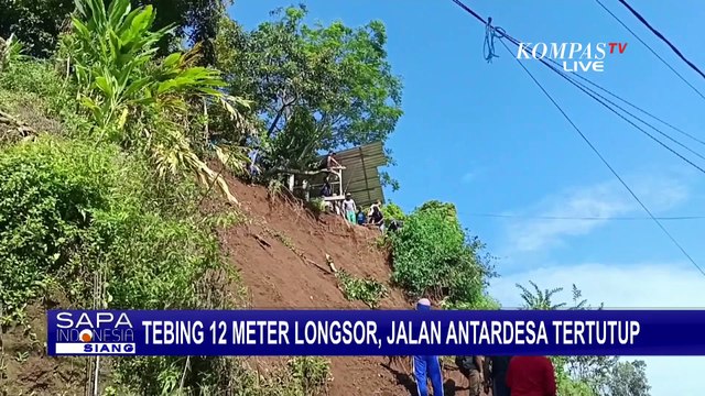 Tebing Longsor di Semarang Tutup Jalan Penghubung Antar Desa
