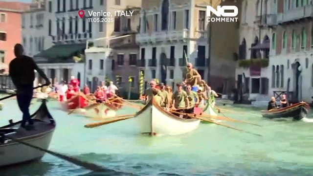 تظاهرات روی قایق‌های ونیزی؛ معترضان خواستار آزادی یک کارگر زندانی در ونزوئلا شدند