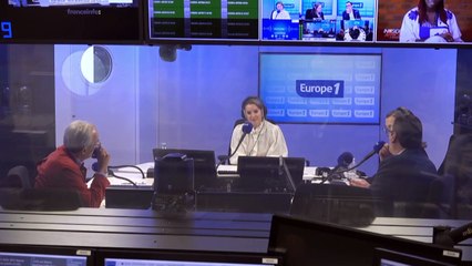 Emmanuel Macron à la manœuvre sur la scène nationale