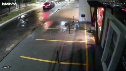 Suspeito invade loja de roupas infantis e furta objetos