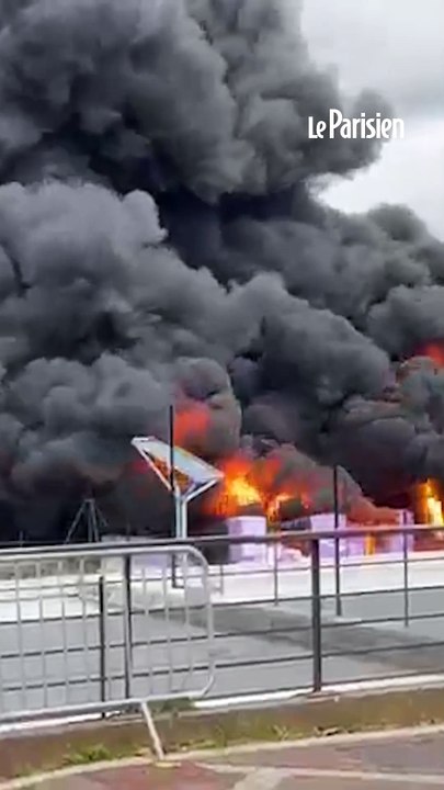 Le stade de Clamart ravagé par un violent incendie