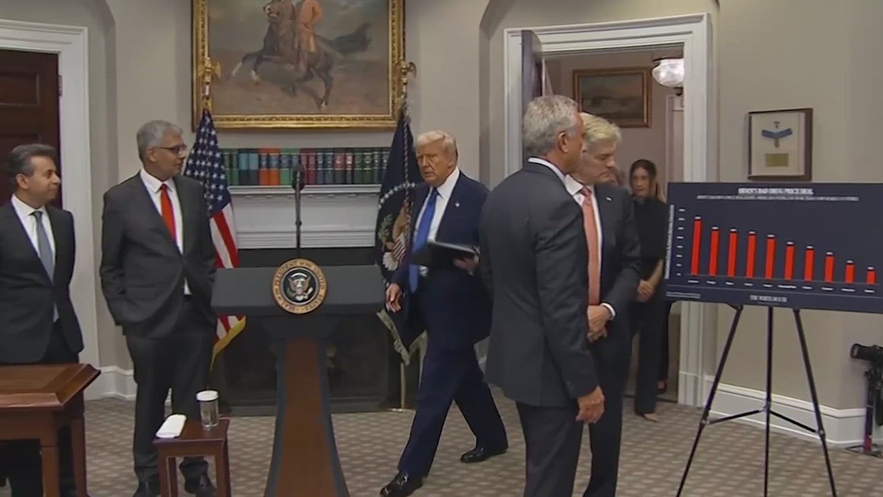 TRUMP LIGHTENS THE ROOM BEFORE DROPPING DRUG PRICE CUT PLAN