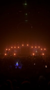 Marguerite chante « les filles, les meufs » au Star Ac Tour 2025 à Saint-Etienne