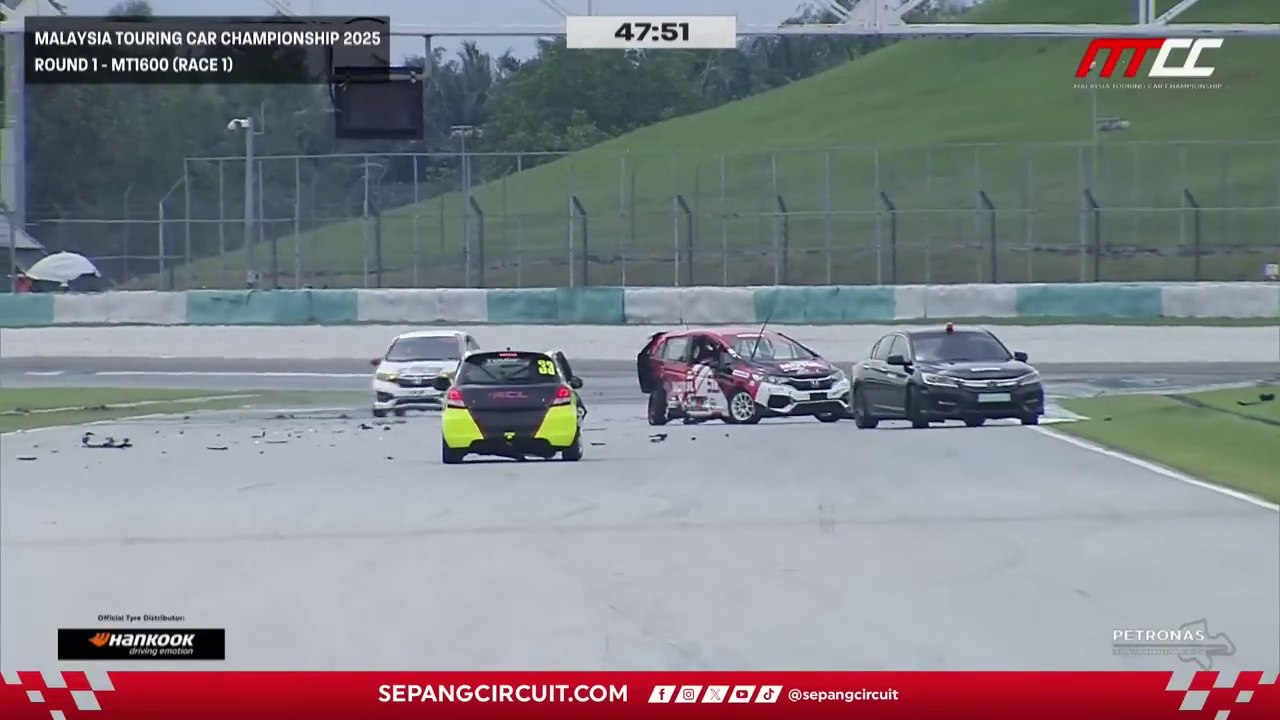 Malaysia Touring Car Championship MT1600 2025 Sepang Race 1 Start Big Crash