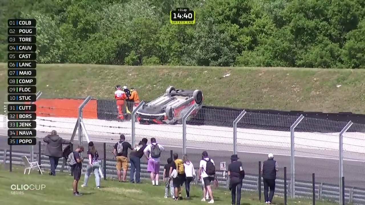 Clio Cup Europe 2025 Dijon Race 1 Masse Flip