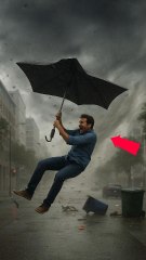 Il a voulu tenir bon… mais le cyclone l’a arraché du sol. 🌪️ Une seconde d’hésitation peut te coûter cher.🌧️👀