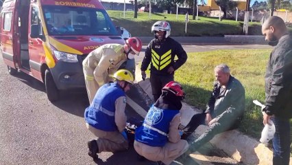 Carro e moto se envolvem em colisão no Trevo da Portal